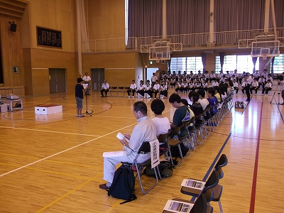 白根巨摩中学での歓迎交歓会