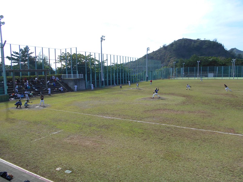 第31回 父母交流スポーツ大会 野球シニアの試合の様子