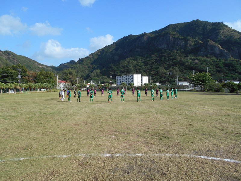 第31回 父母交流スポーツ大会 サッカーの試合の様子
