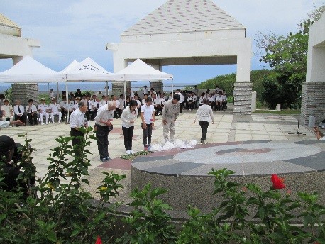 硫黄島島民記念墓地公園2